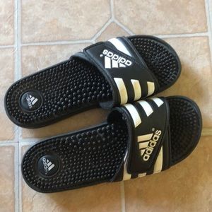 adidas adissage slides